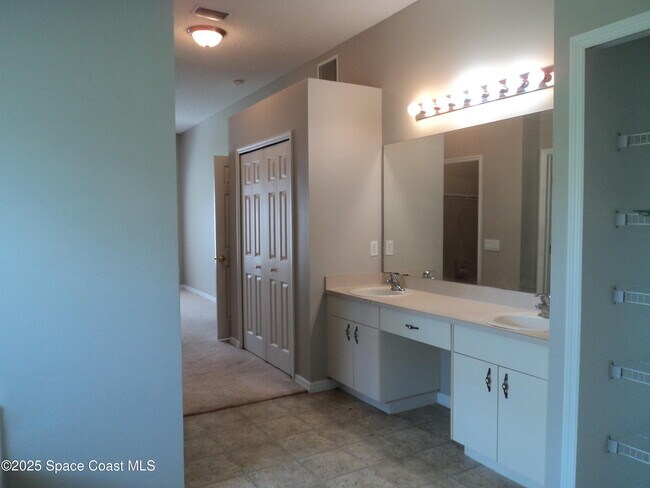 Building Photo - 1150 Cogan Dr