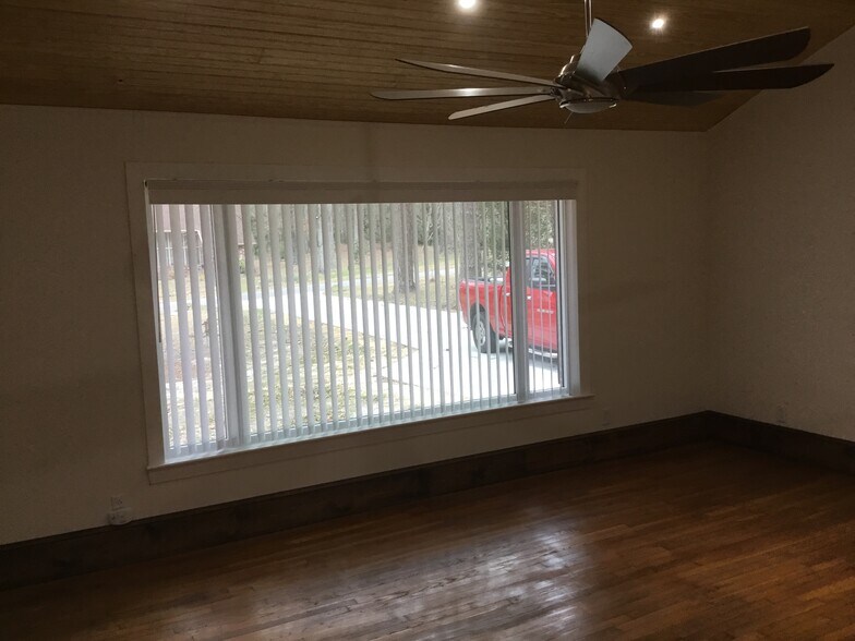 Building Photo - 312 Harvey Cir