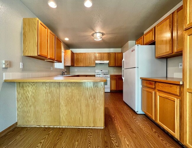 Building Photo - Charming 3-Bedroom Windsor Home: Comfort, Style, and Convenience Await!