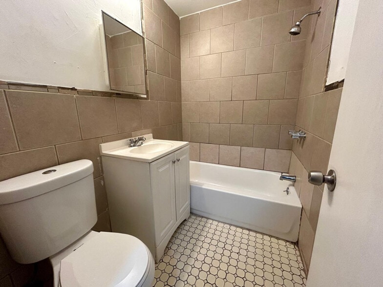 Building Photo - 618 Elizabeth Ave