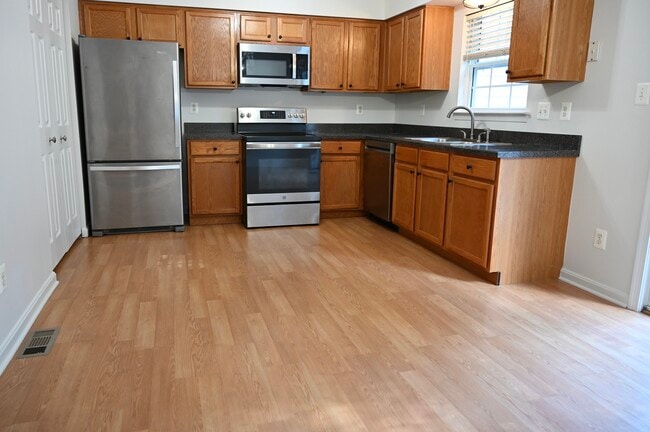 Building Photo - 526 Harbour Ct