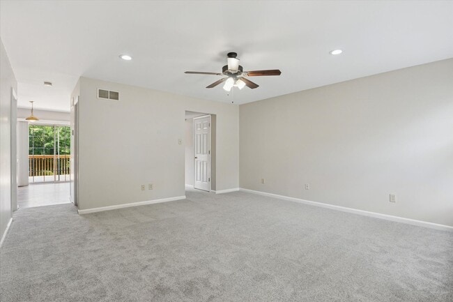 Building Photo - Freshly Updated 3BD/2.5BA Townhome with Wa...