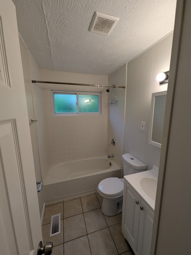 Building Photo - 8632 Neptune Dr
