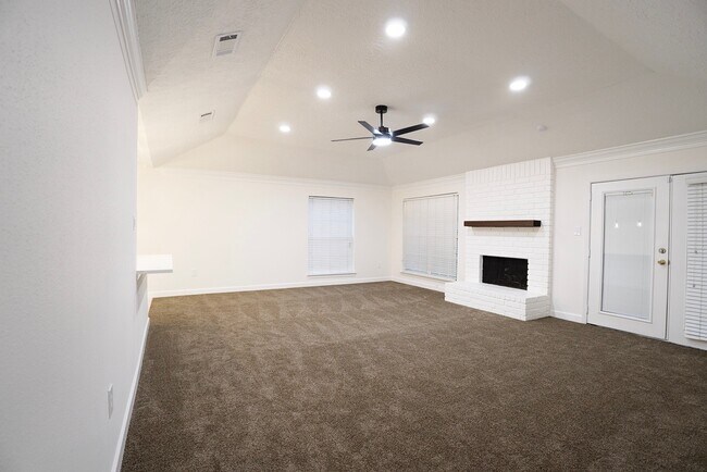 Building Photo - 3403 Honey Creek Dr