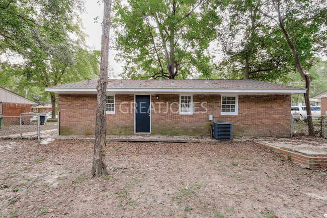 Building Photo - 4790 Wellborn Dr