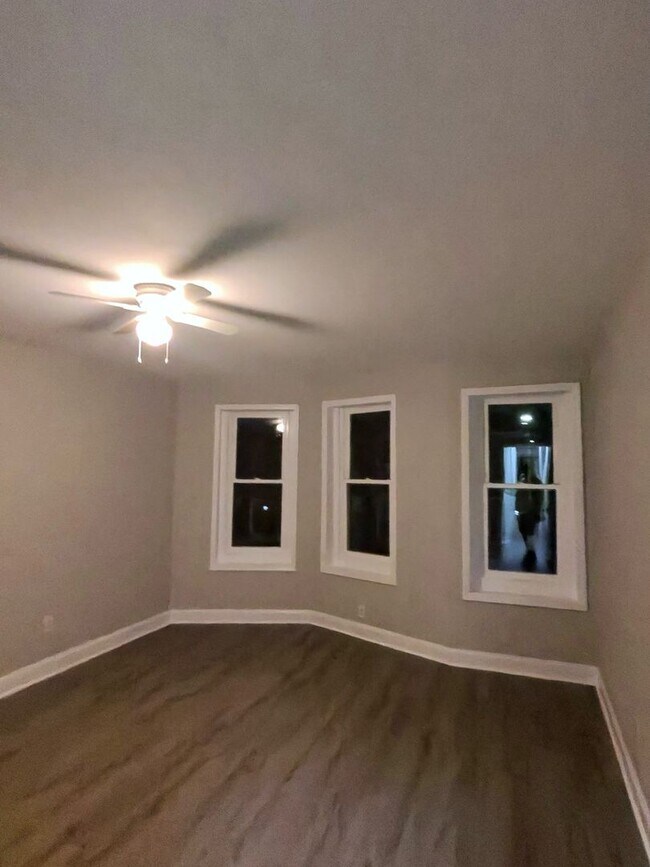 Building Photo - Rare 7-Bedroom, 3.5-Bath Home with Generous Living Space