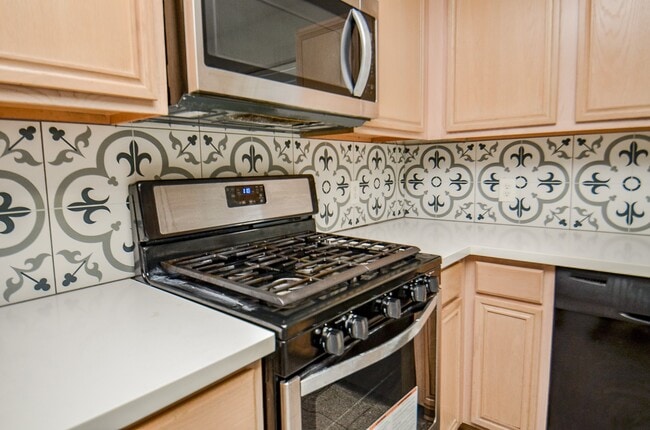Building Photo - 13410 Cricklewood Creek Ln