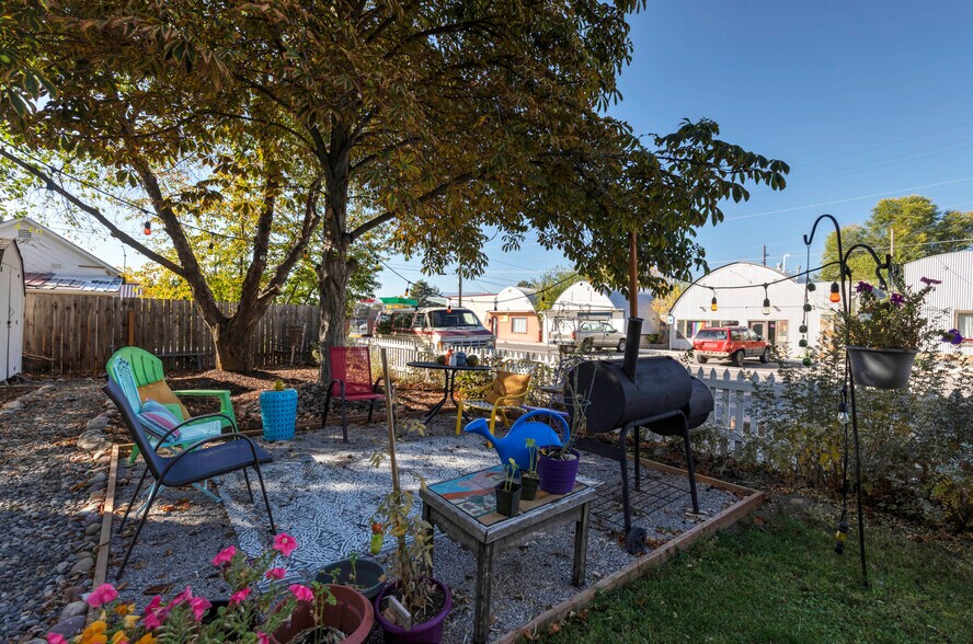 Building Photo - 1847 W Sussex Ave