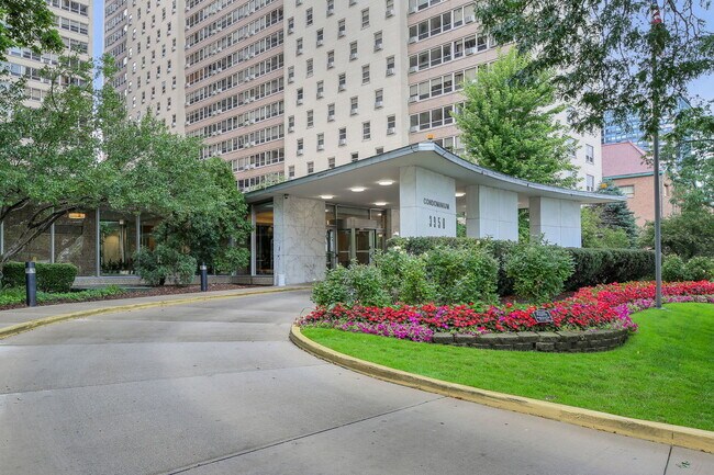 Building Photo - 3950 N Lake Shore Dr