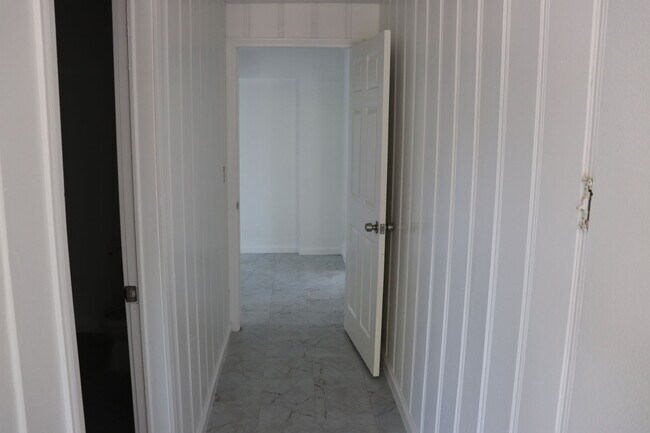 Building Photo - 2416 Cedar Dr