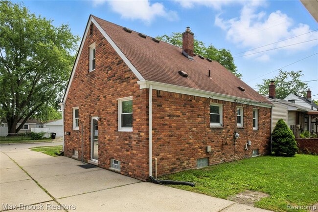 Building Photo - 25301 Ford St