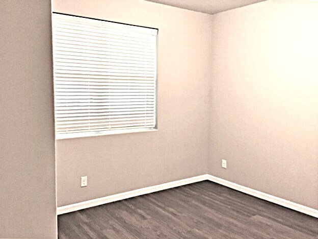 Building Photo - 1011 Riggs Dr E