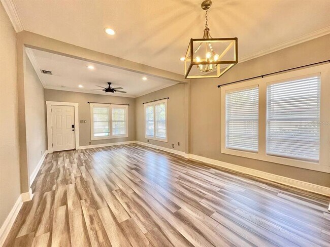 Building Photo - 3301 E 25th Ave