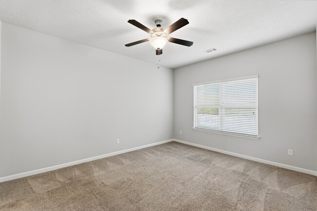Building Photo - 145 Mandy Ln