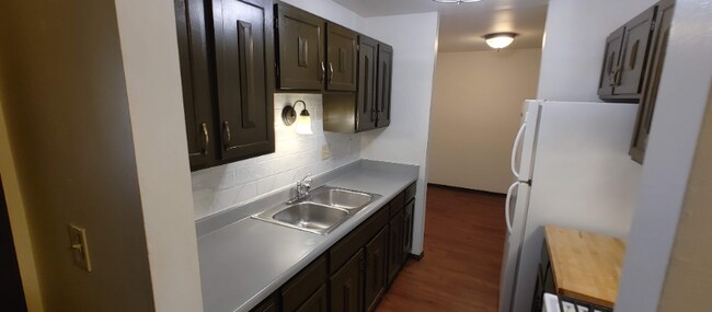 Building Photo - 5101 N Lovers Lane Rd