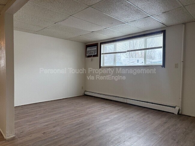 Building Photo - 911 Western Rd