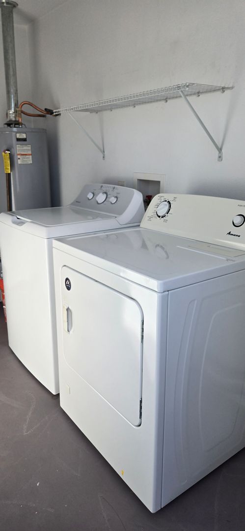 Building Photo - Newly Remodeled 2 Bedroom 1 Bath Condo