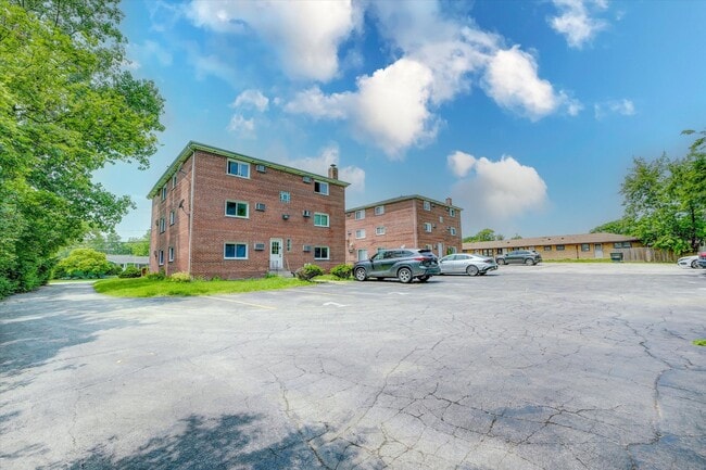 Building Photo - 16035 Laramie Ave