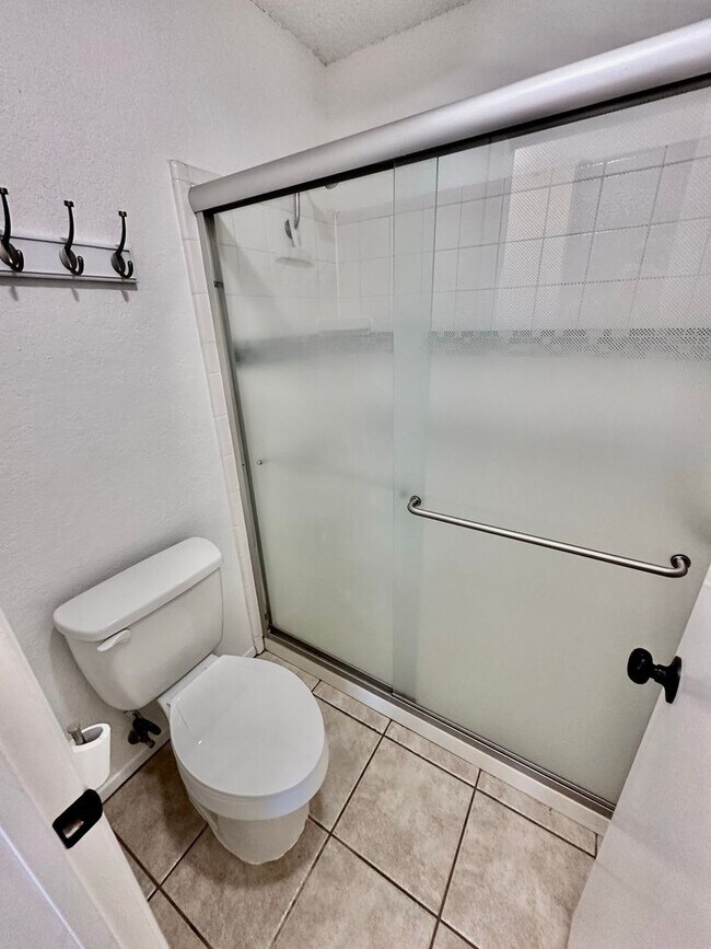 Building Photo - 225-227 Kettler