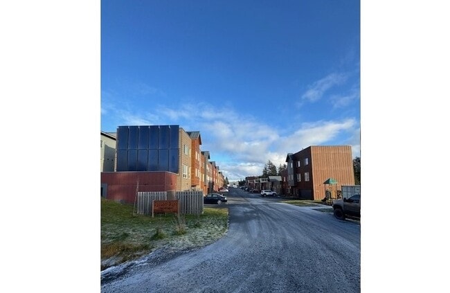 Building Photo - 529 Carroll Way