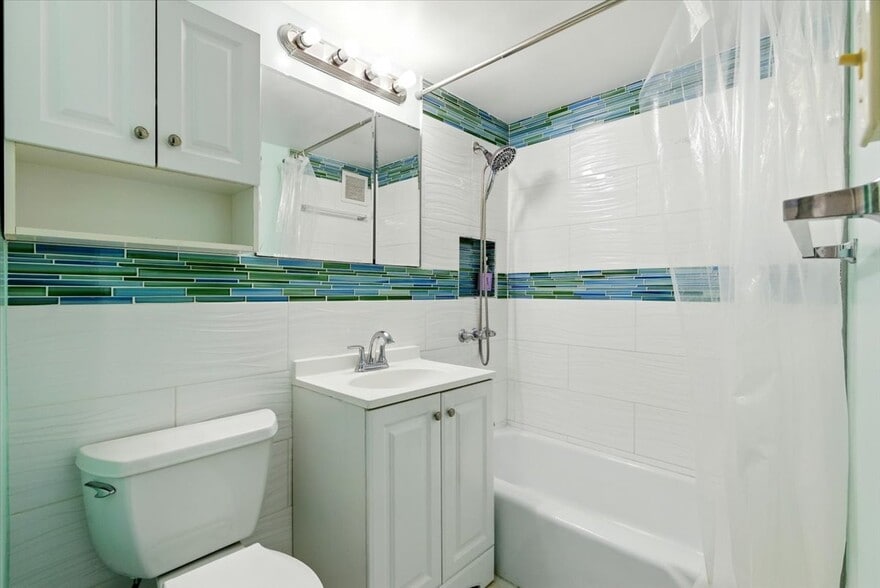 Building Photo - 730 24th St NW