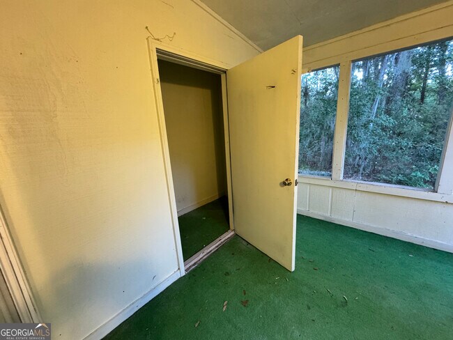 Building Photo - 415 Admiral's Walk Dr