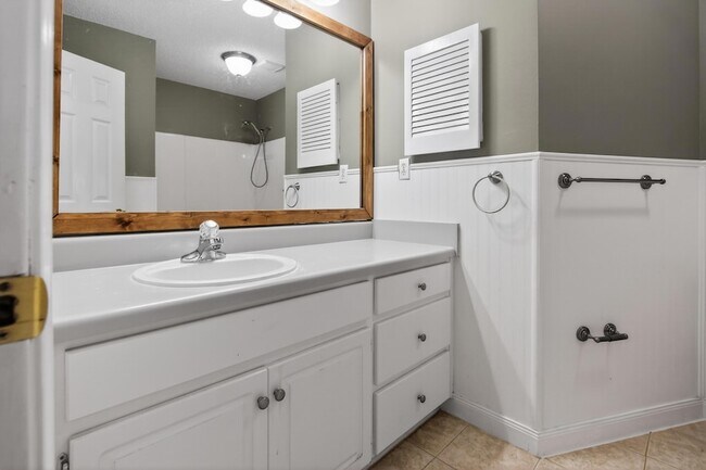 Building Photo - 4799 Coronado Cir