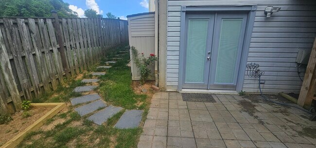 Building Photo - 11449 Brundidge Terrace