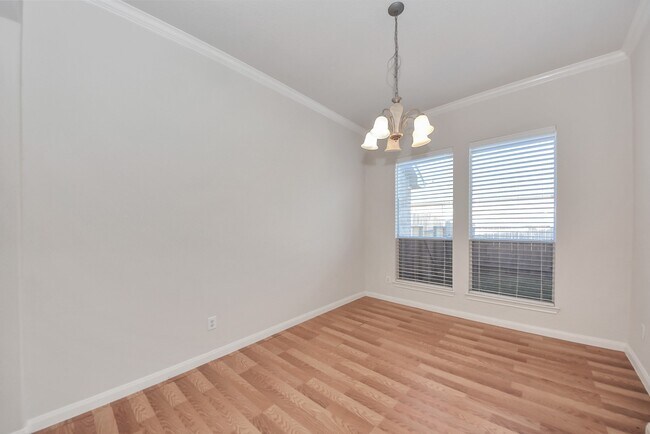 Building Photo - 8719 Sailing Dr