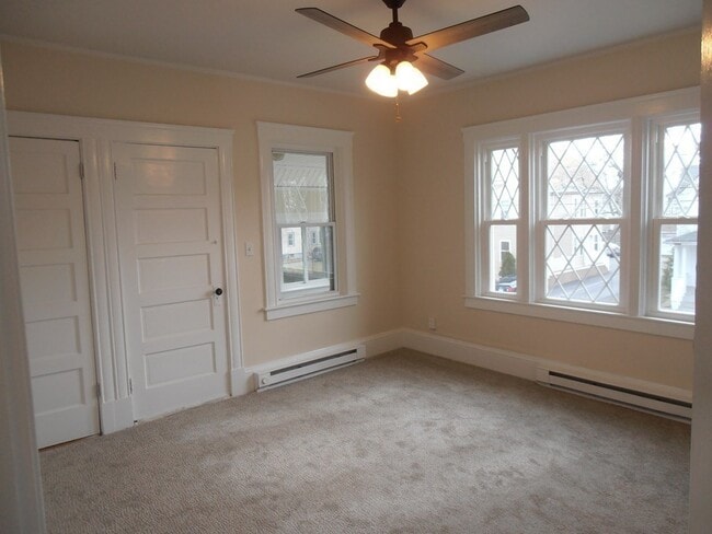 Building Photo - 13 King St