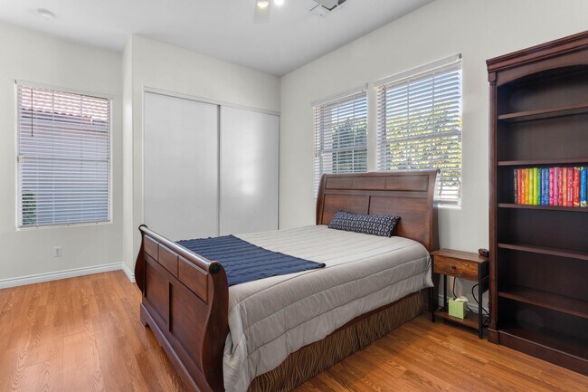 Building Photo - 74629 Lavender Way