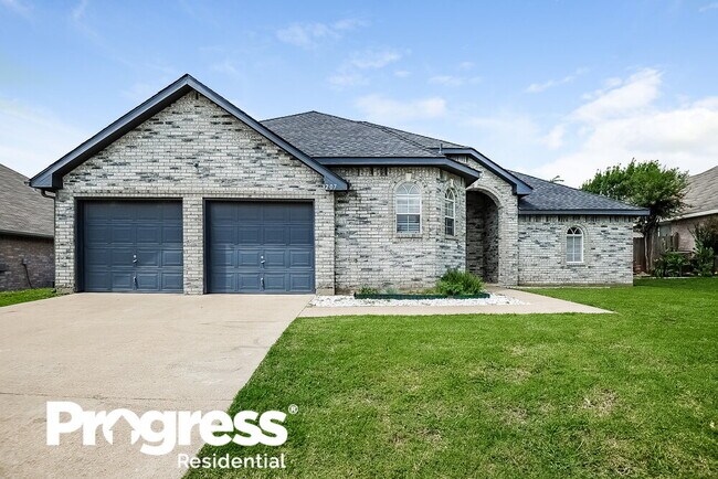 Primary Photo - 207 Autumn Ct