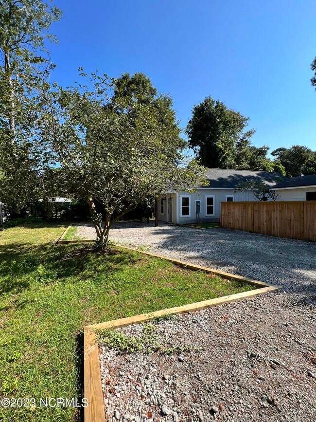 Building Photo - 4105 Peachtree Ave