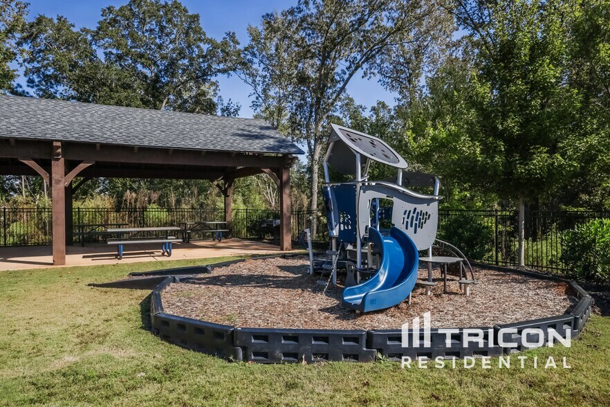 Building Photo - 1040 Claas Wy