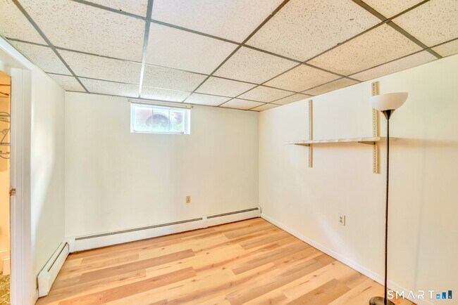 Building Photo - 616 Willow St