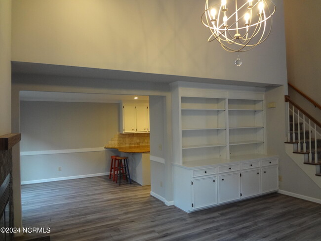 Building Photo - 107 Gates Dr