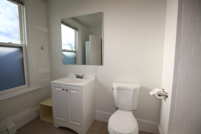 Building Photo - 19 E Springfield St