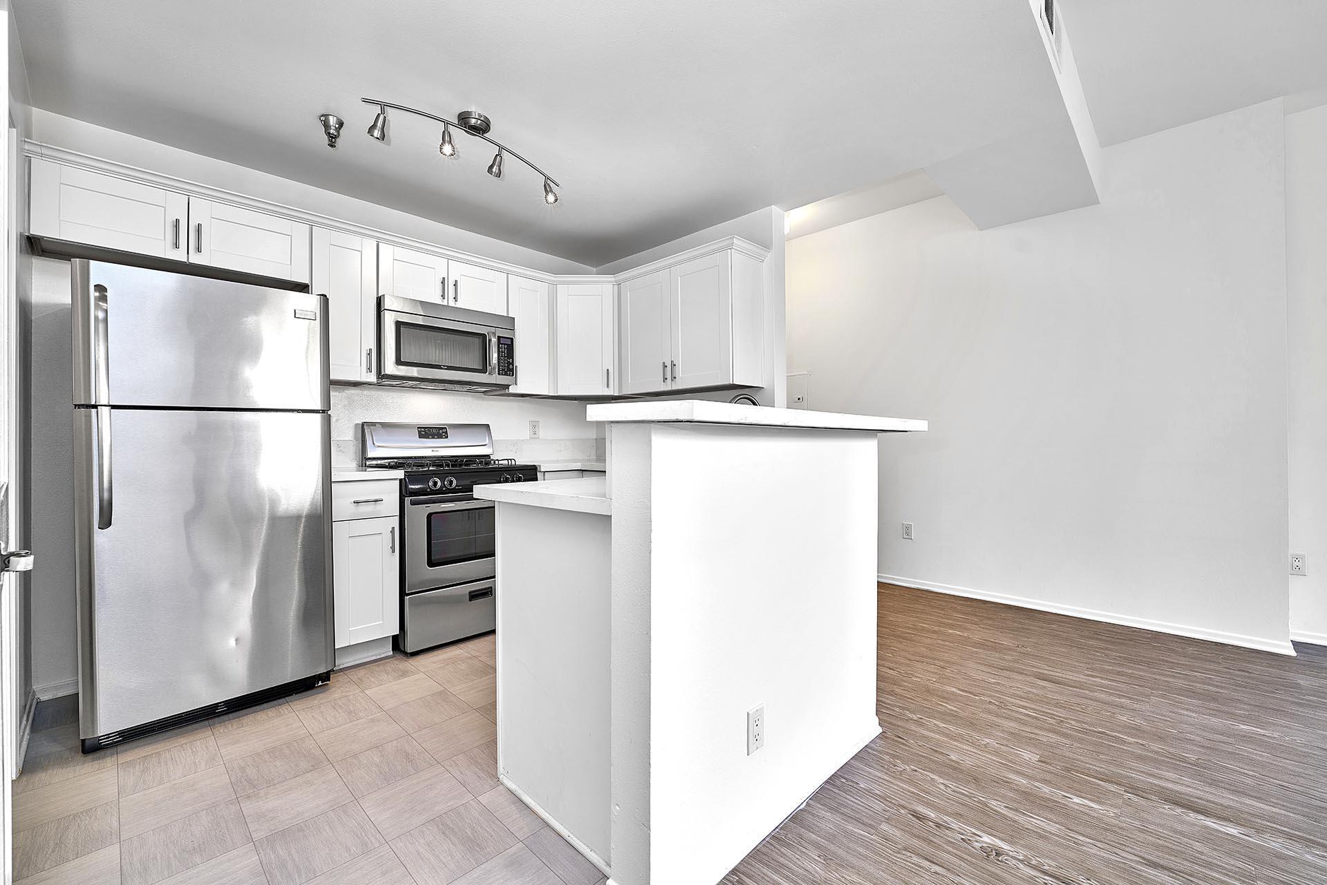 Building Photo - Villa Adobe