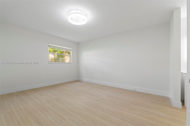 Building Photo - 1300 SW 124th Terrace