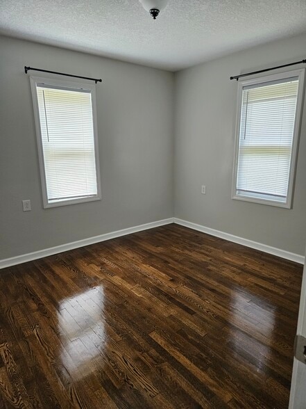 Building Photo - 2085 King Rd