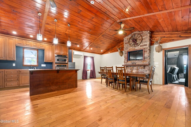 Building Photo - 217 Meade Rd
