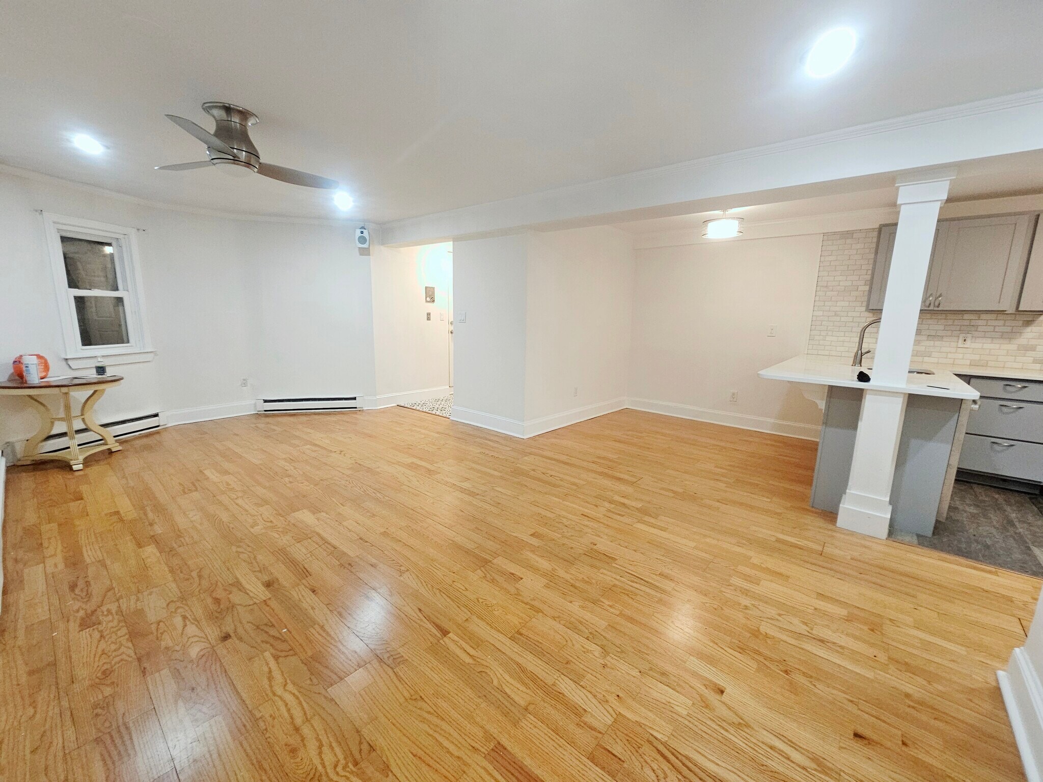 Building Photo - 519 Columbus Ave