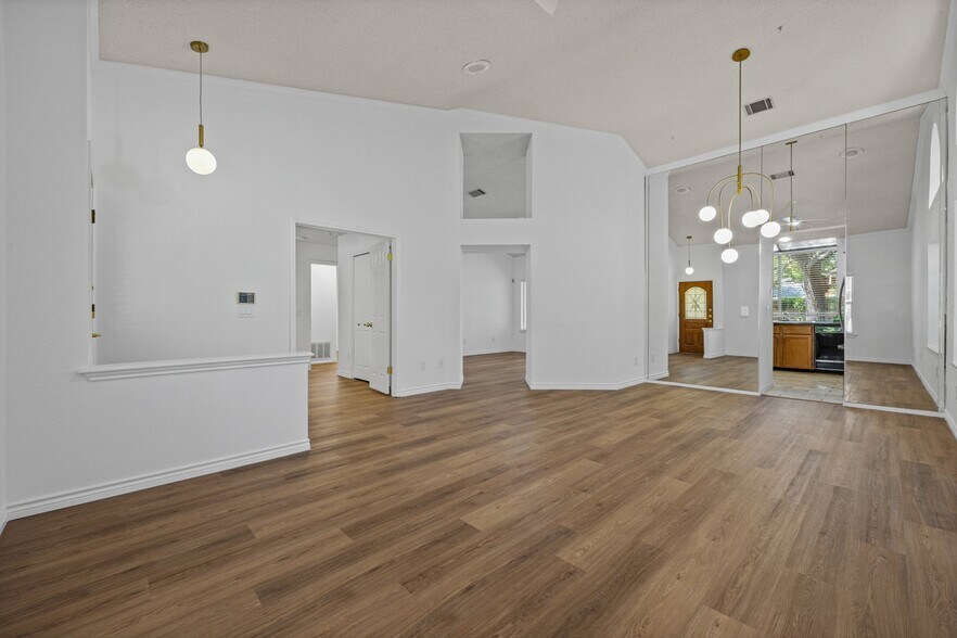 Building Photo - 8417 Cornerwood Dr