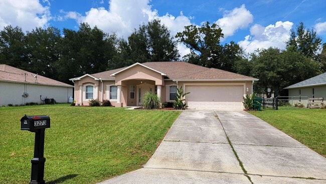 Building Photo - Large Citrus Springs 4/2/2