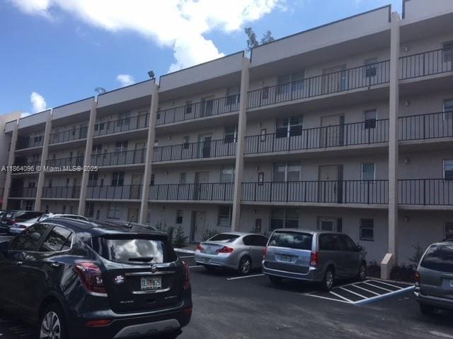 Building Photo - 2571 Aragon Blvd