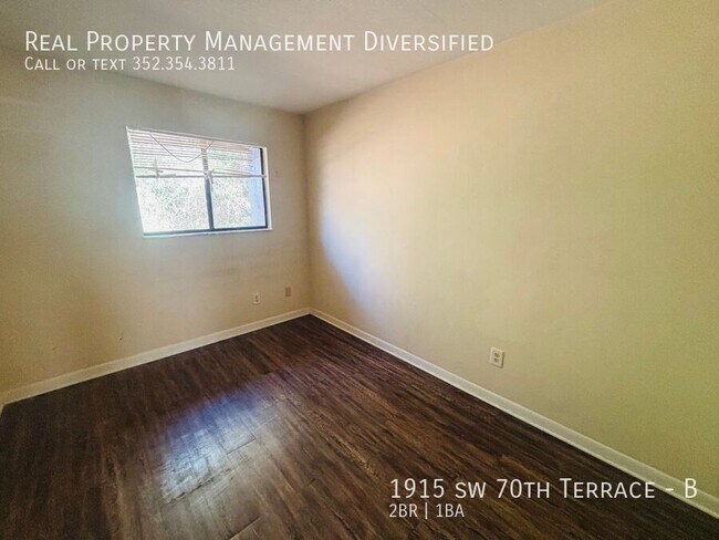 Building Photo - 1915 SW 70th Terrace