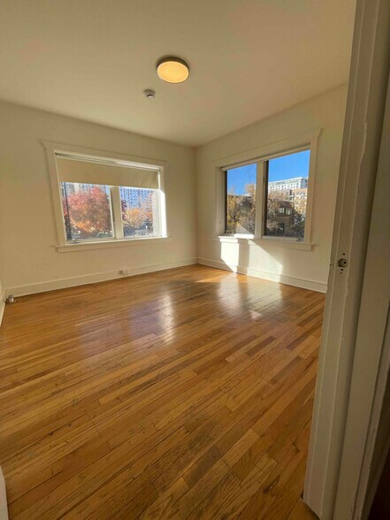 Building Photo - 45 W 11th Ave