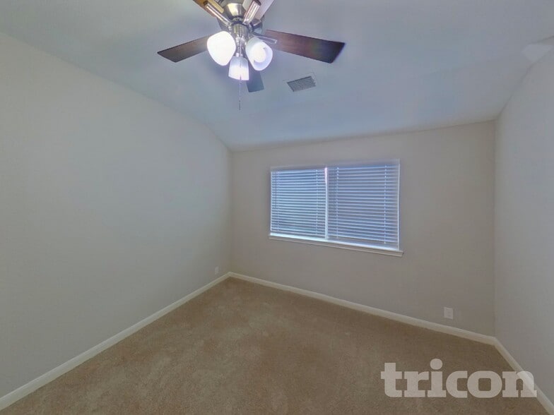 Building Photo - 423 Hayes St