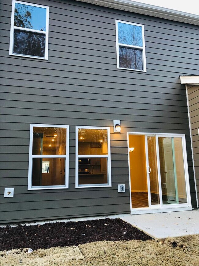 Building Photo - 266 Brook Farm Ln