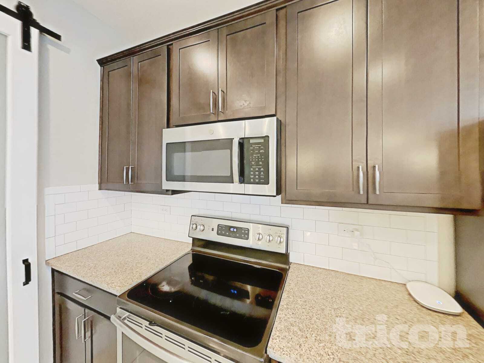 Building Photo - 2038 Sloans Outlook Dr